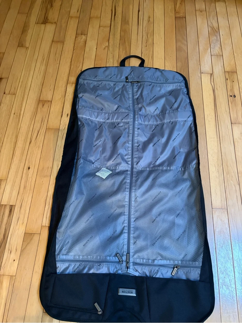 Reaction Kenneth Cole Travel Carry Bag